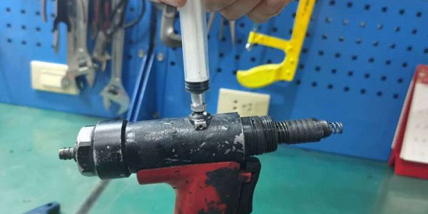 氣動(dòng)鉚釘槍不退釘不要慌，簡(jiǎn)單處理解決問題