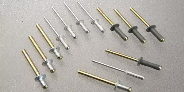 速耐氣動(dòng)工具分析抽芯鉚釘有什么優(yōu)勢(shì)