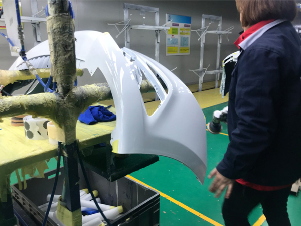 該如何進(jìn)行汽車美容修理？