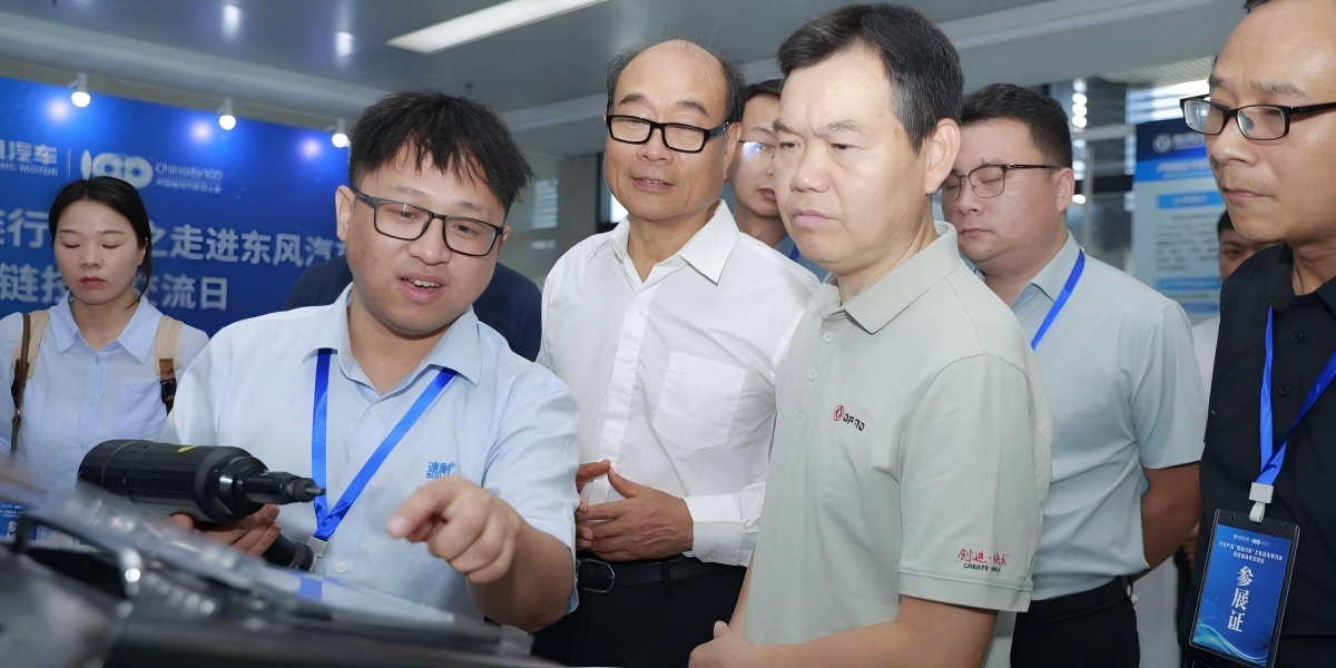 嘉佑佳攜伺服拉鉚技術(shù)亮相東風(fēng)汽車供應(yīng)鏈技術(shù)交流日活動